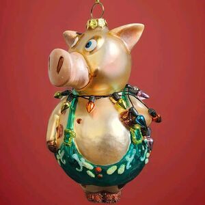 Whimsical Glass Pig Christmas Ornament – Festive Holiday Decor